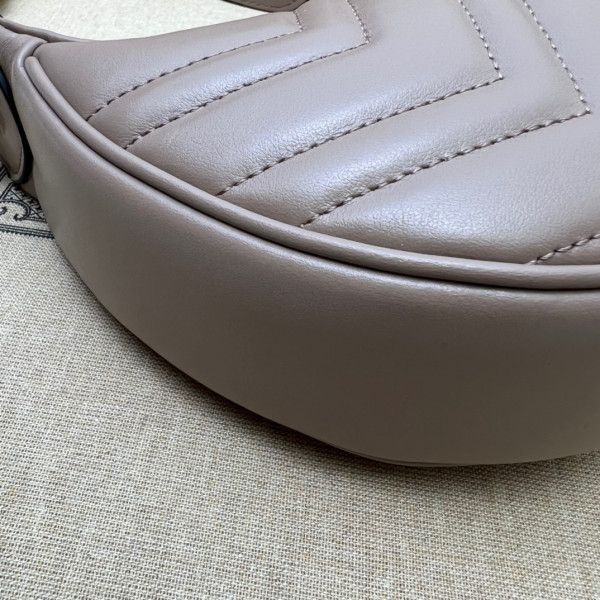 G*u*i gg marmont half-moon-shaped mini bag