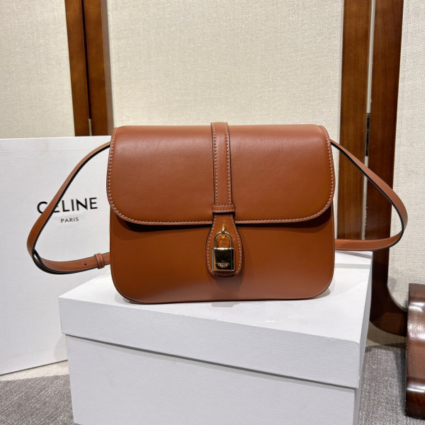Ce**e medium tabou in smooth calfskin