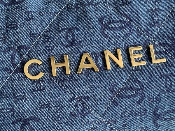 CL LARGE 22 HANDBAG