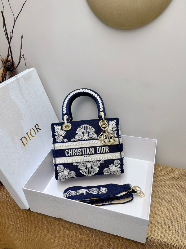 D*or medium lady d-lite bag