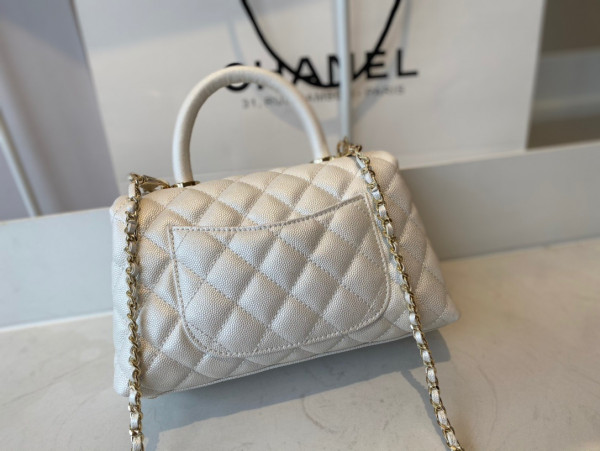 CL FLAP BAG WITH TOP HANDLE