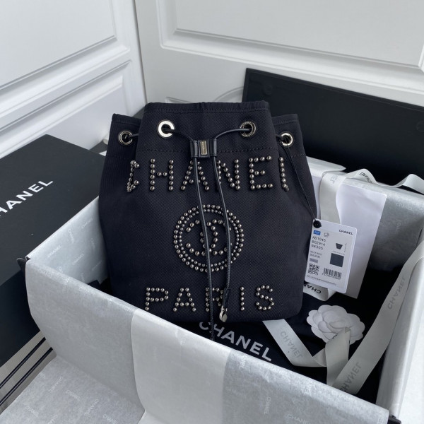 CL BUCKET BAG