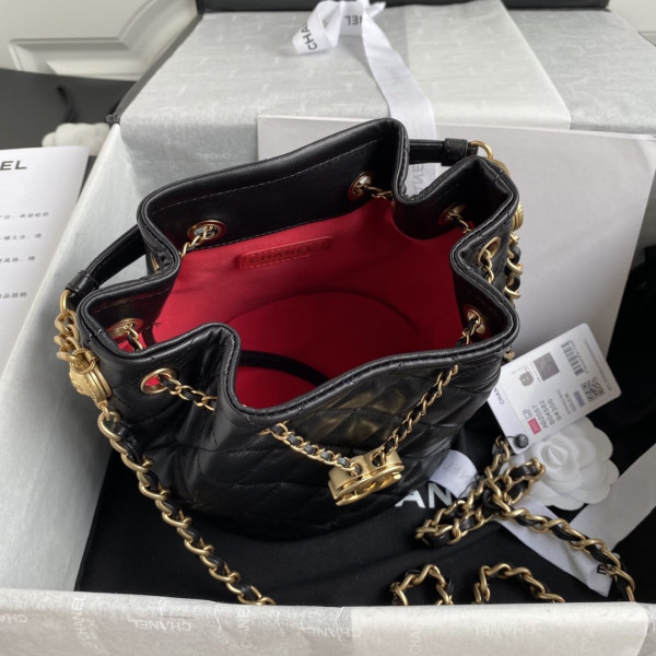 CL BUCKET BAG