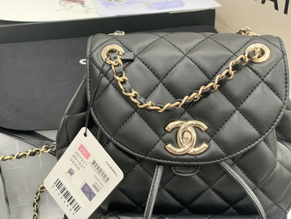 CL BACKPACK IN LAMBSKIN WITH GOLD HARDWARE