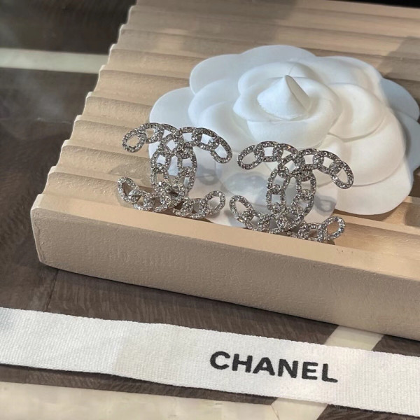 CL EARRINGS