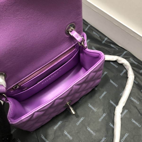 CL FLAP BAG CAVIAR