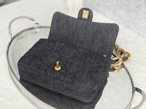 CL FLAP BAG