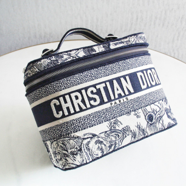 D*or vanity case-24-17-13.5cm