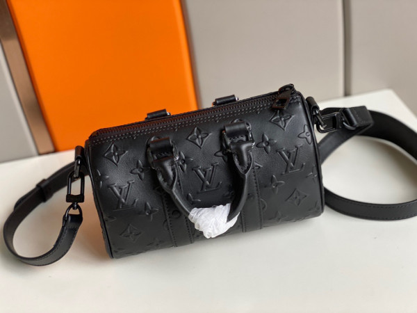 l**is V*t*n keepall xs
