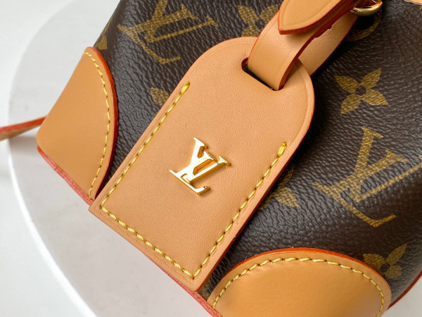 l**is V*t*n noÉ purse