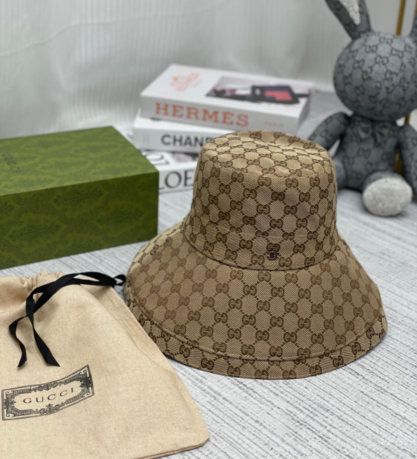 G*u*i gg canvas wide brim hat