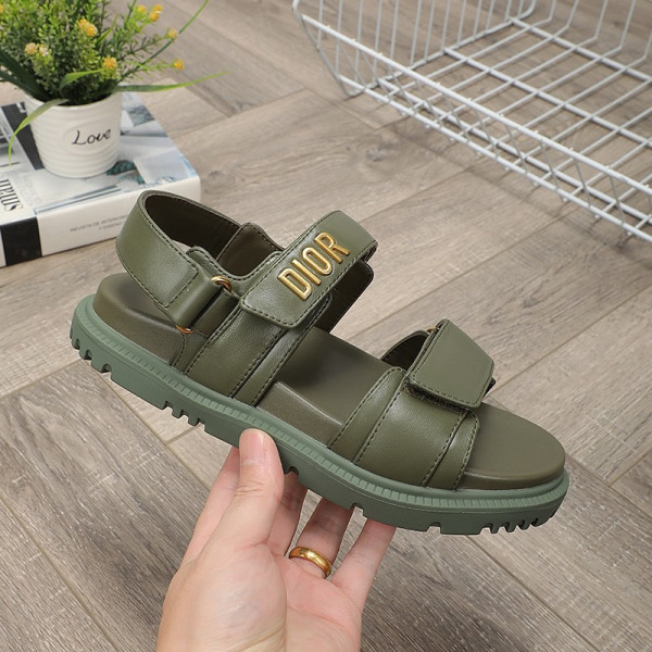 D*oract sandal