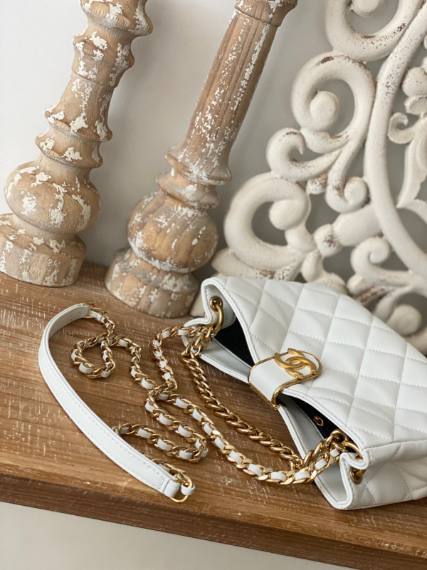 CL HOBO HANDBAG