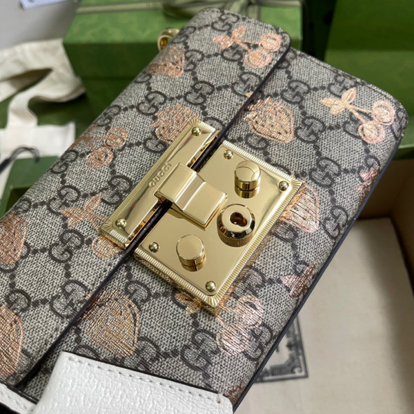 G*u*i padlock small berry shoulder bag