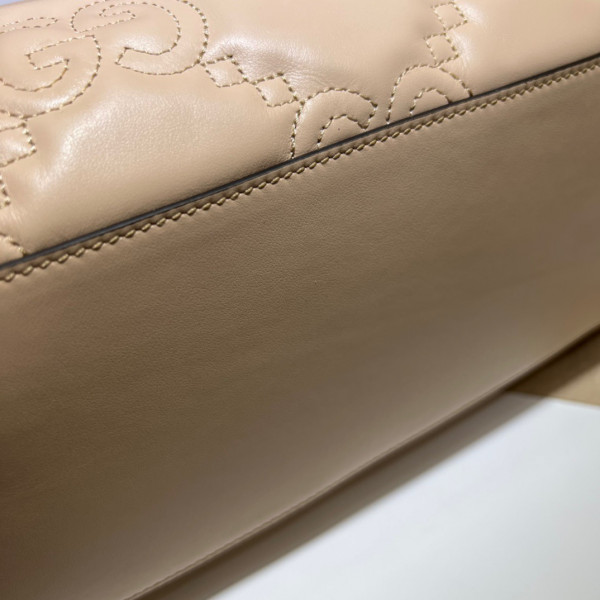 G*u*i gg matelassé leather medium tote