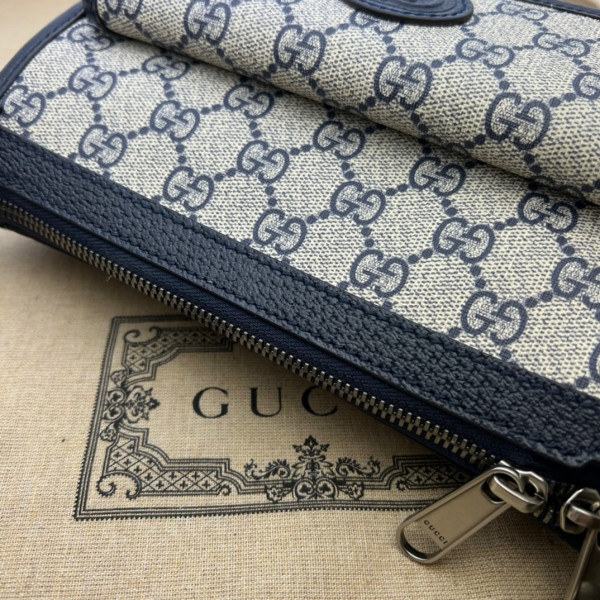 G*u*i messenger bag with interlocking g