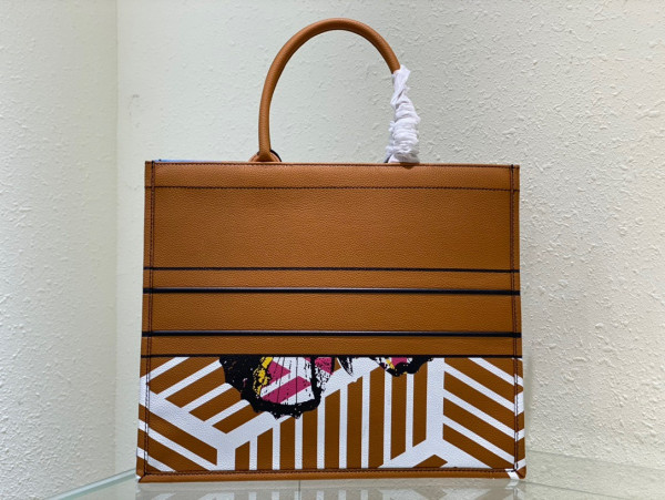 large D*or book tote