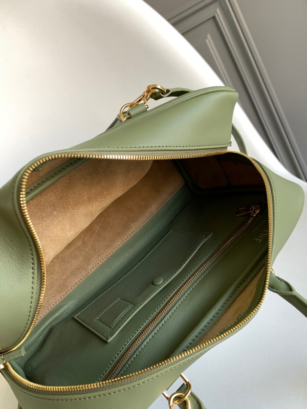 LOEWE Amazona 28 bag