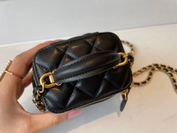 CL VANITY CASE