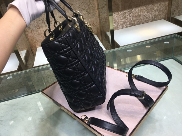 large lady D*or bag
