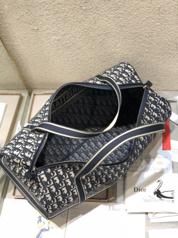 D*or duffle bag