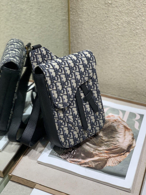 D*or saddle pouch