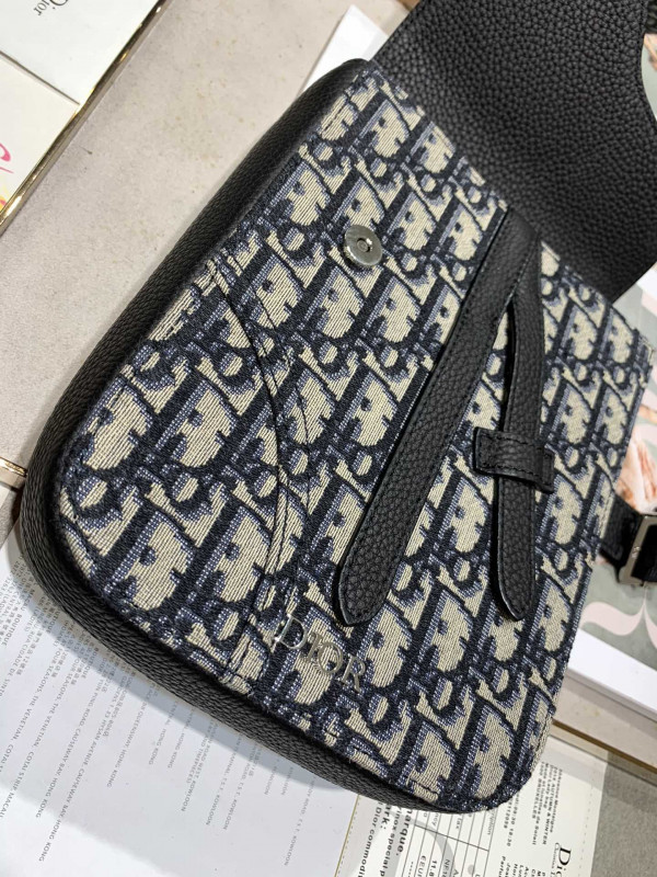 D*or saddle pouch