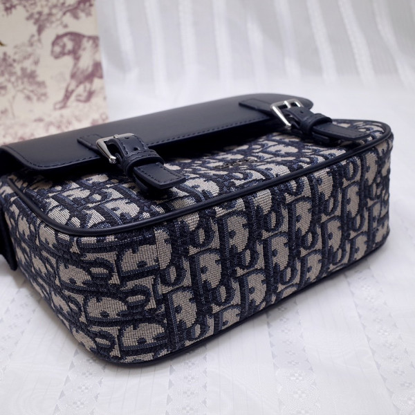 D*or camp bag