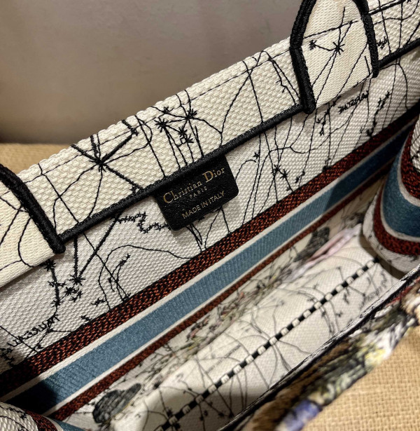 D*or small book tote