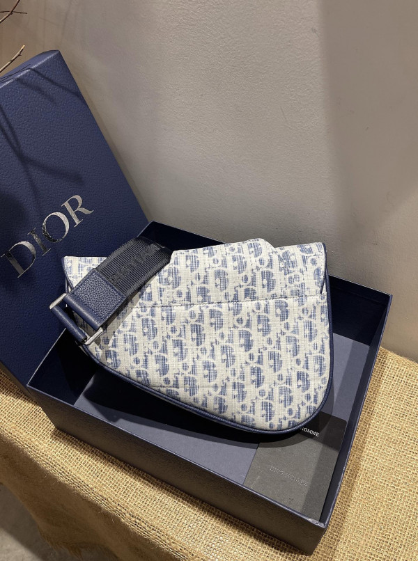 D*or saddle bag