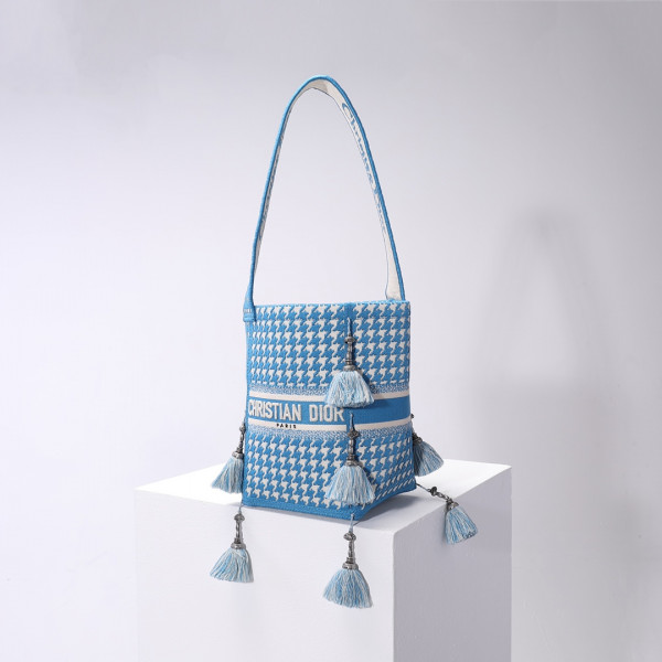 D*or d-bubble bucket bag