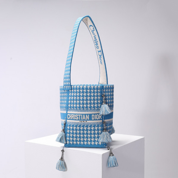 D*or d-bubble bucket bag