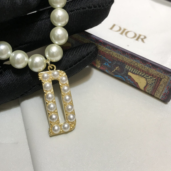 D*or dio(r)evolution necklace