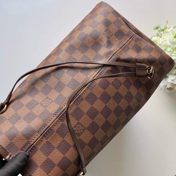 l**is V*t*n neverfull gm