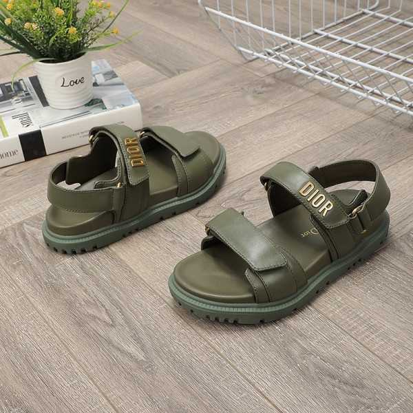 D*oract sandal