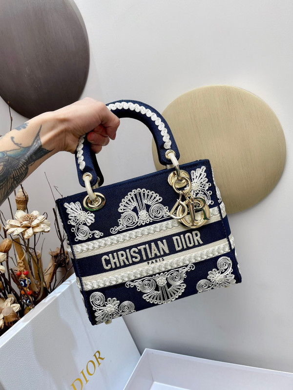 D*or medium lady d-lite bag
