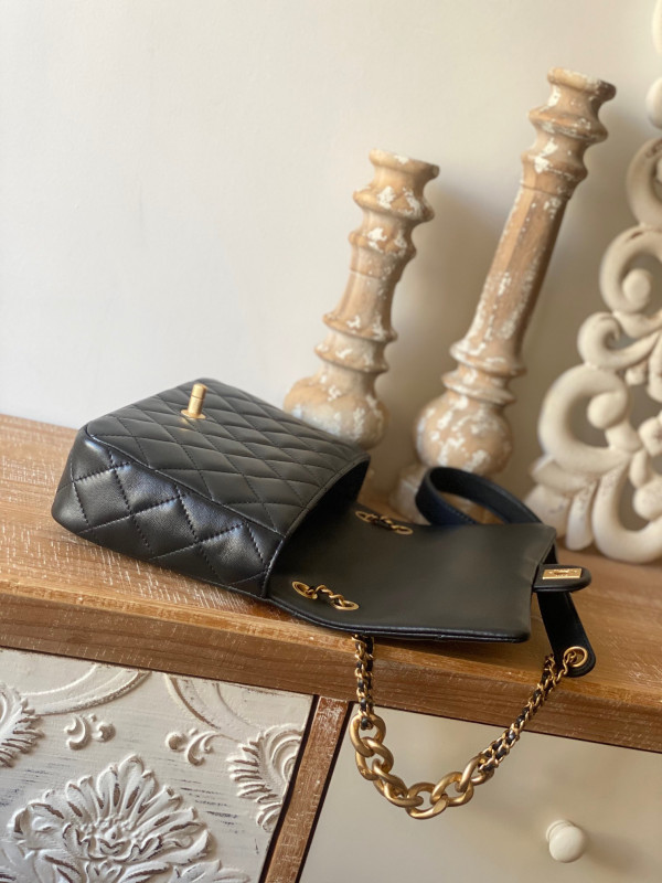 CL FLAP BAG