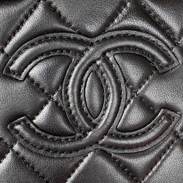 CL VANITY CASE