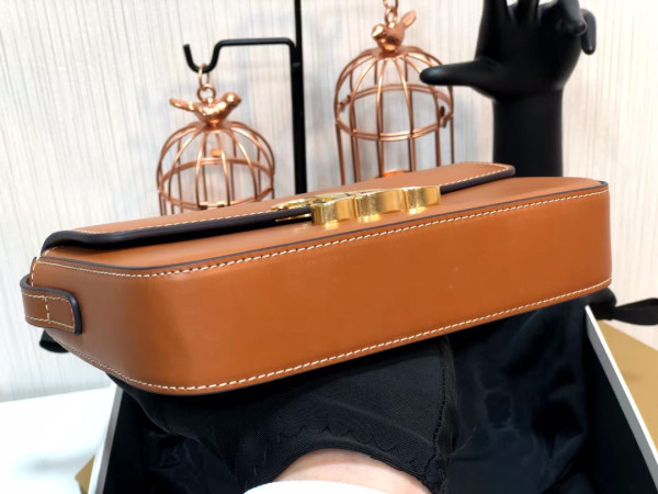 Ce**e triomphe shoulder bag