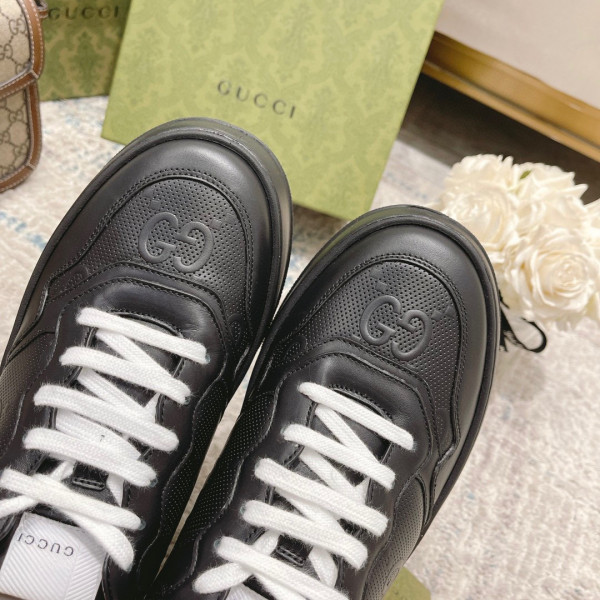G*u*i gg embossed sneaker