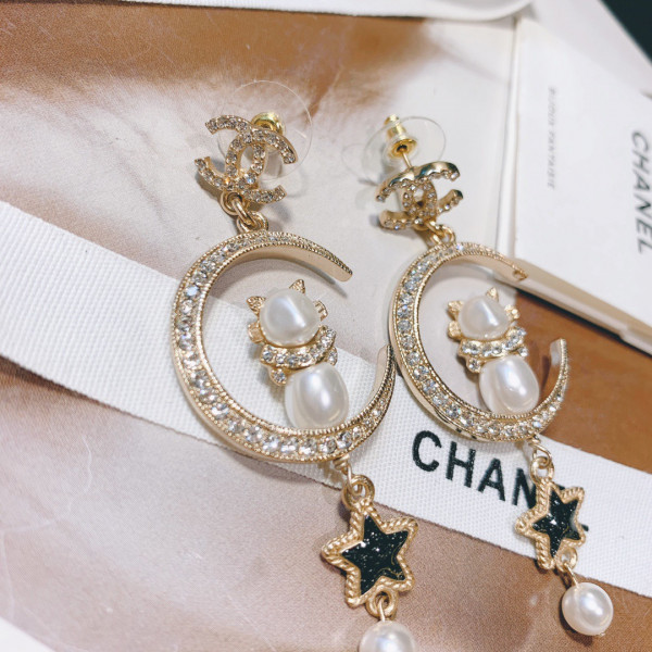 CL EARRINGS