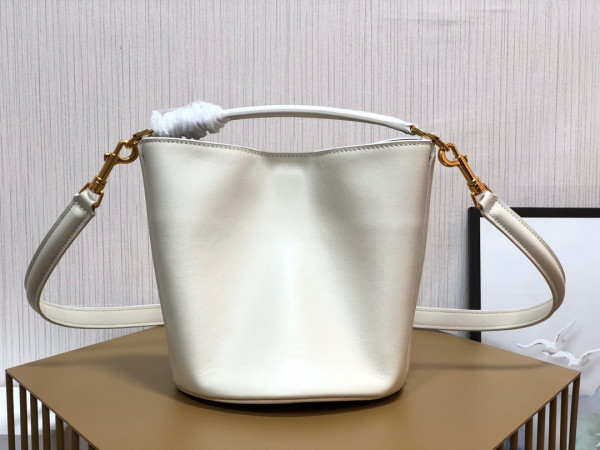 Ce**e bucket 16