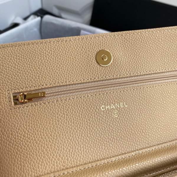 CL CHAIN WALLET CAVIAR NEW EDITION