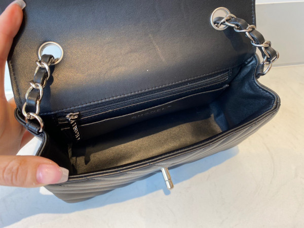 CL FLAP BAG