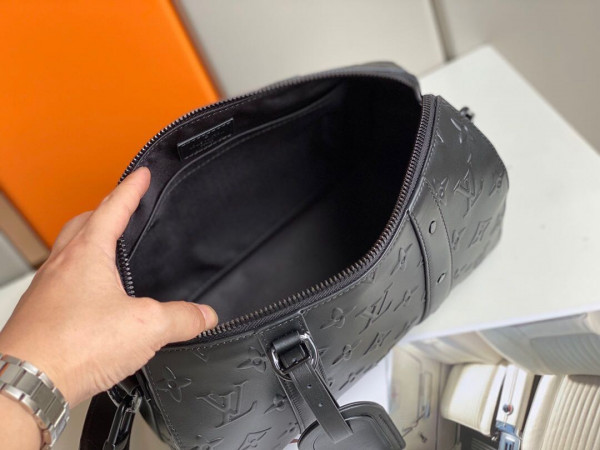 l**is V*t*n city keepall