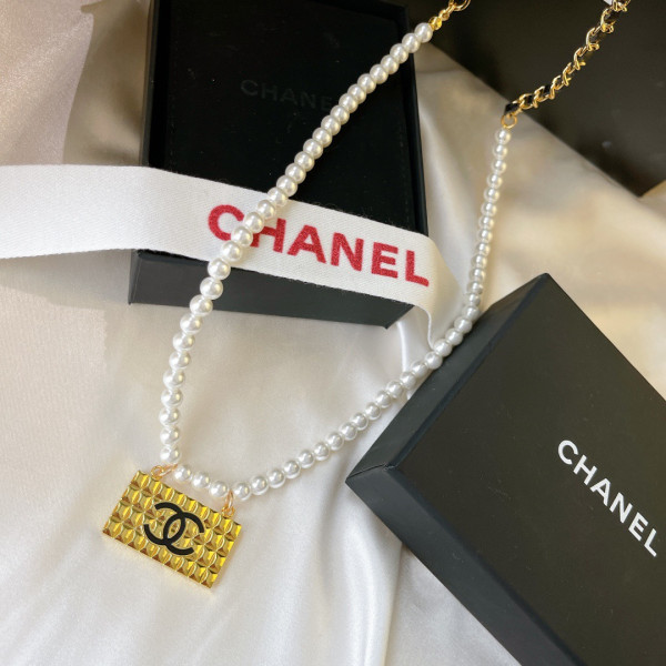 CL NECKLACE