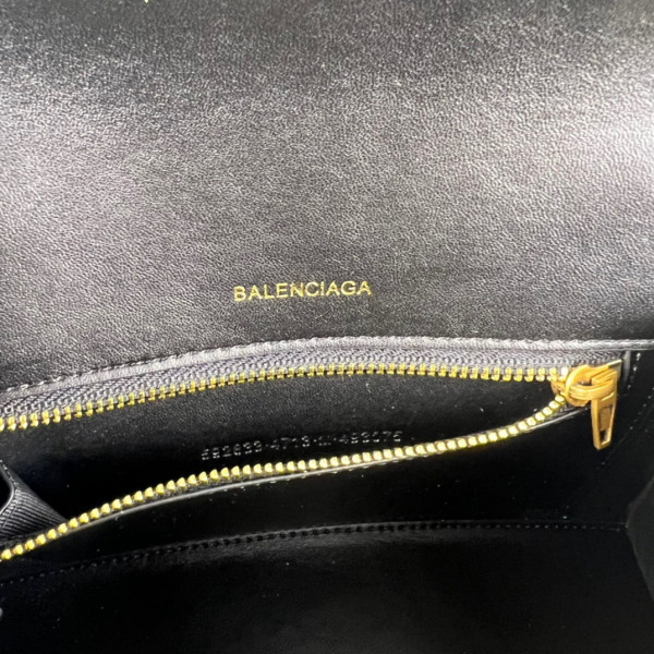 Ba*len*cia*ga hourglass
