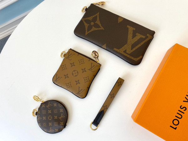 l**is V*t*n monogram pouch