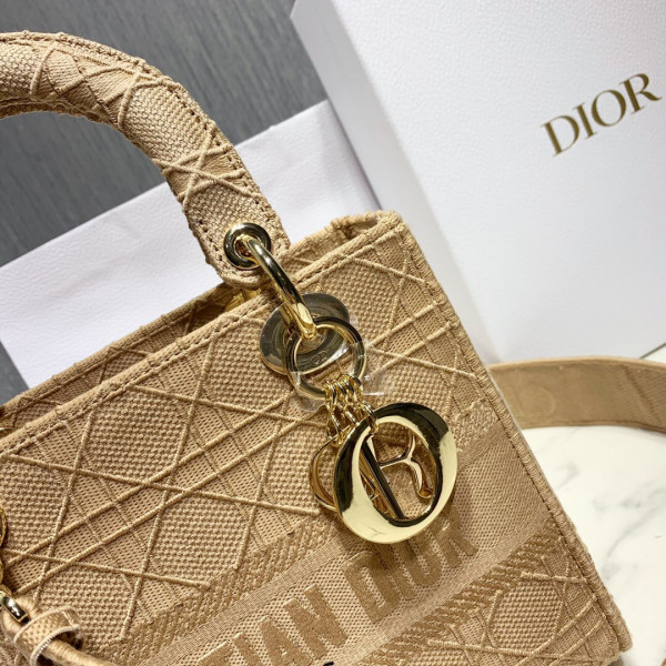 LADY D-LITE EMBROIDERED CANNAGE BAG