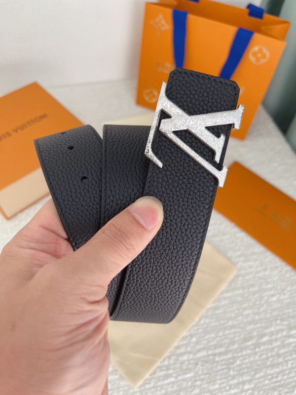 l**is V*t*n belt